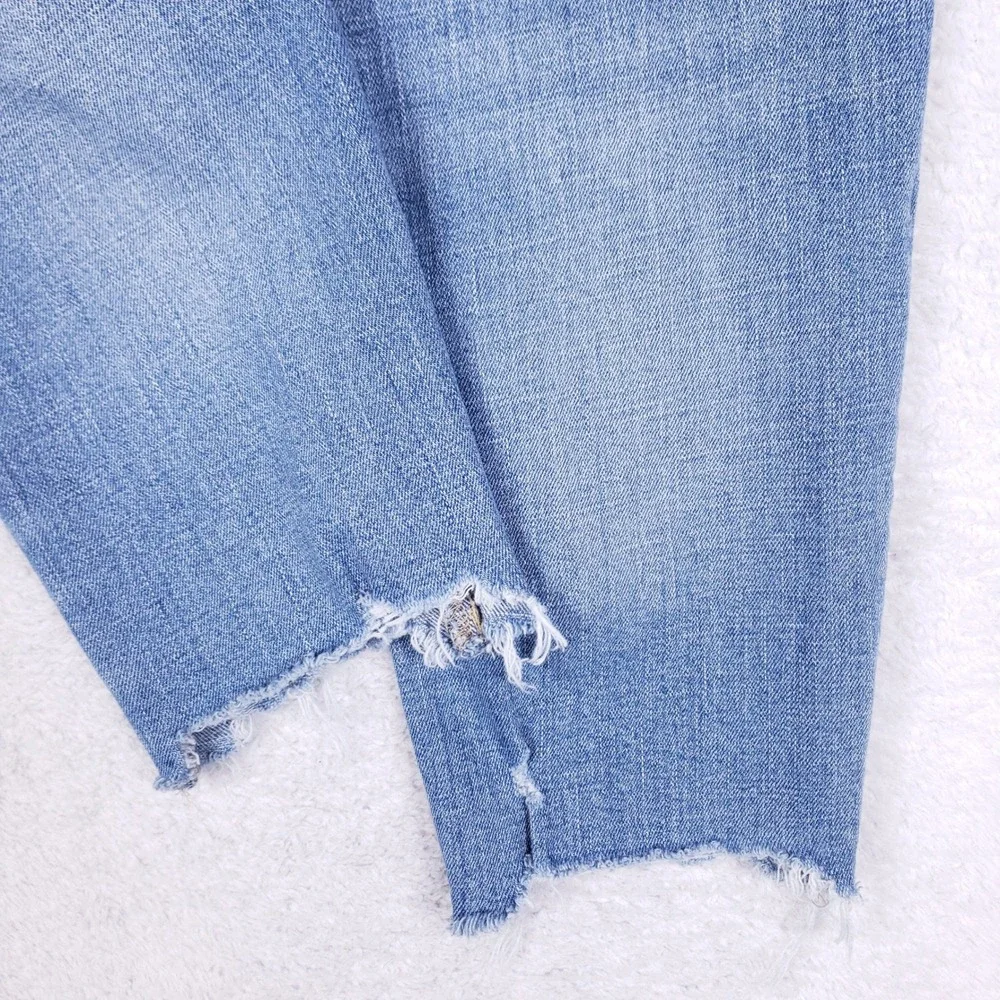 GAP Denim Girlfriend Jeans Womens 6/28 Light Wash Distressed Frayed Hem Stretch